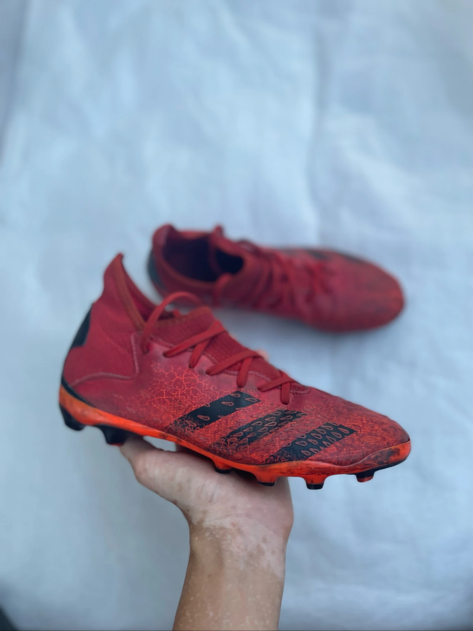 Botas Adidas Predator Freak rojas
